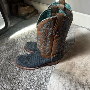 Corral 7.5 blue alligator skin square toe boots